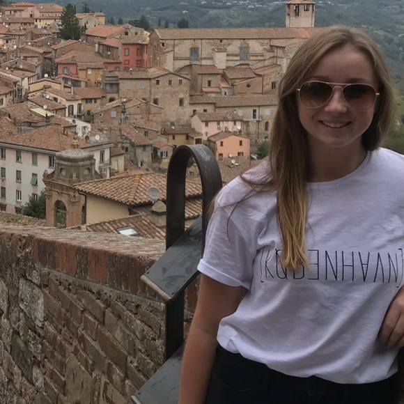 Meet the Posher - Picture 2 of 3